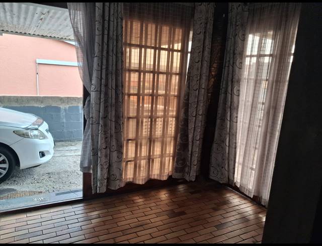 3 BEDROOM HOUSE FOR SALE IN AUSTERVILLE